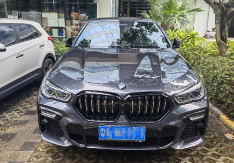 受广州市荔湾区人民法院，对一辆小型越野客车评估时的价值进行评估