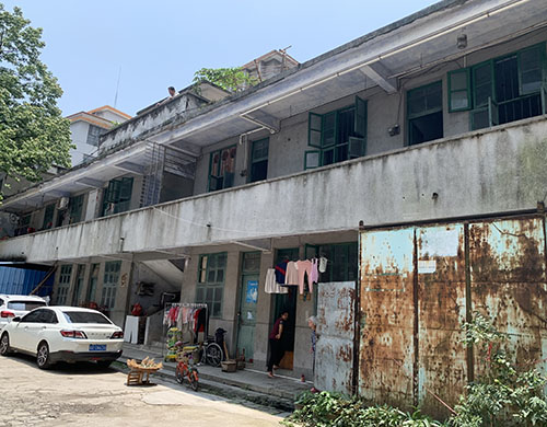 受连州市扩容提质拆迁工作小组的委托，对连州市连州镇东岳路东岳巷3号房屋（建筑面积：2648.04㎡）的征收补偿价值进行评估。